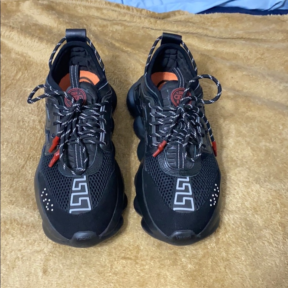 Versace chain reaction